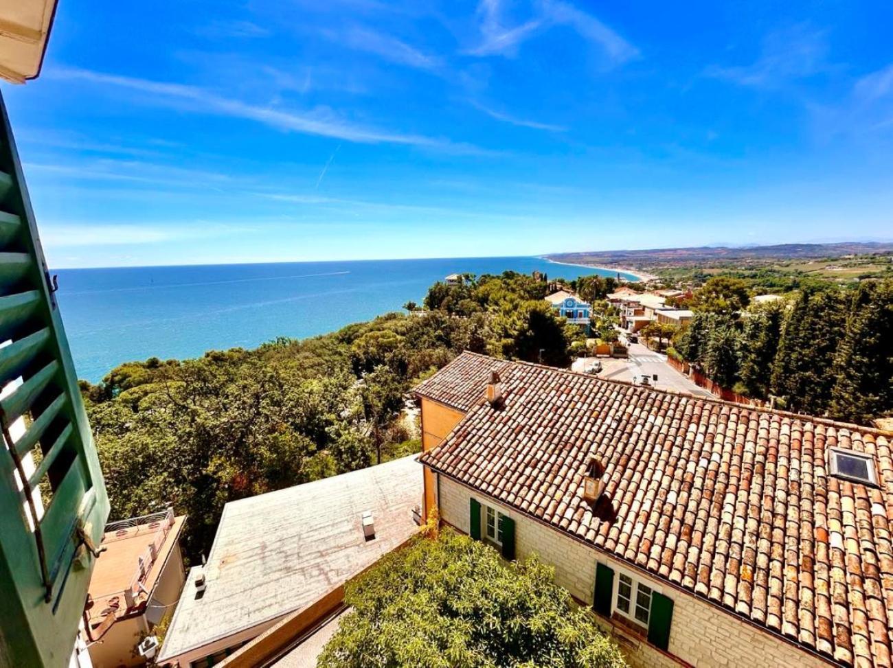 Appartement Paulis - Semiattico In Pieno Centro A Sirolo, Con Meravigliosa Vista Mare Extérieur photo